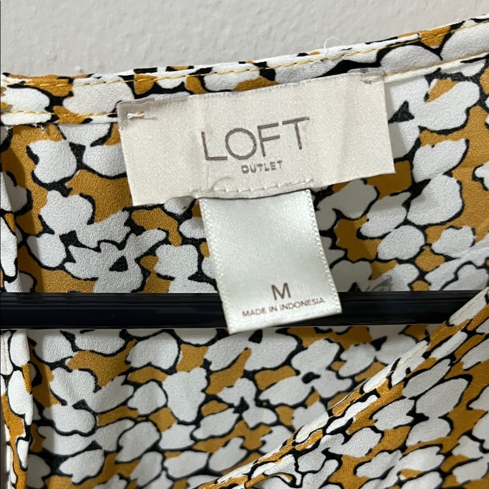 LOFT Pleated Round Neck Sleeveless Blouse Mustard Floral Print Size Medium - Picture 2 of 2
